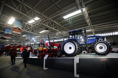 拖拉機(jī)市場(chǎng)醞釀變局 進(jìn)，則占據(jù)主動(dòng)；退，將注定淘汰